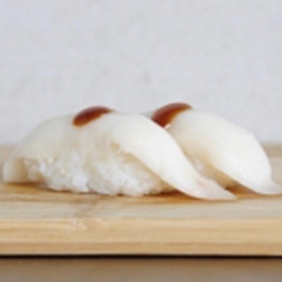 Nigiri pez mantequilla con trufa
