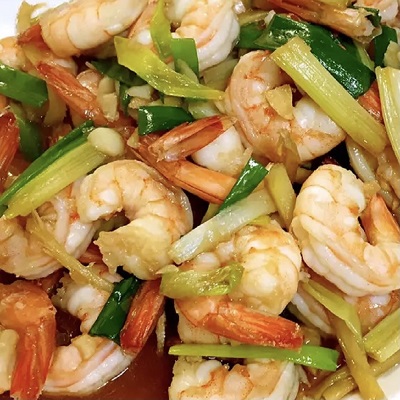 Gambas con puerros y jengibre