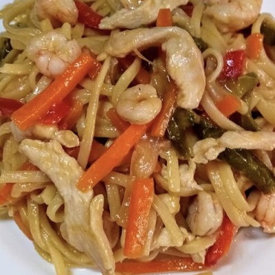 Tallarines con tres delicias