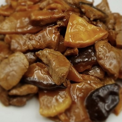 Ternera con bambú y setas chinas