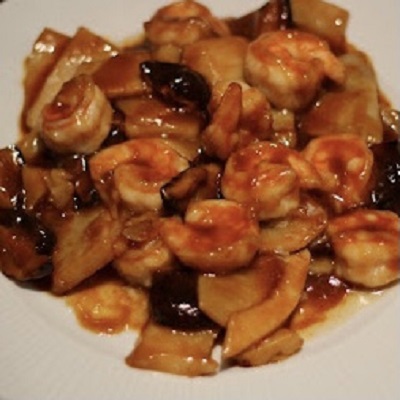 Gambas con bambú y setas chinas