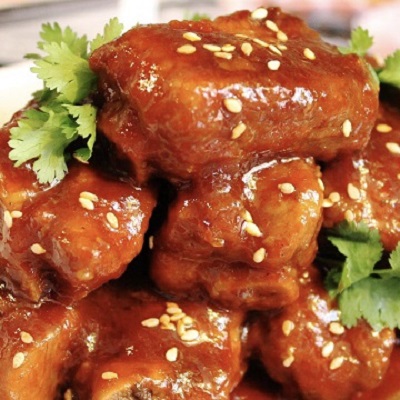 Costilla con salsa jindu