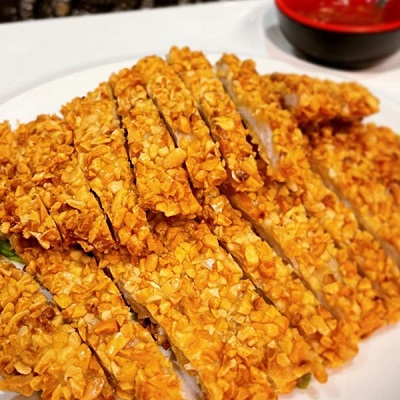 Pollo frito almendrado